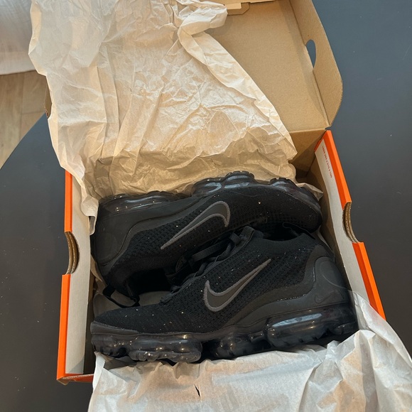 Nike Black VaporMax Flyknit Shoes